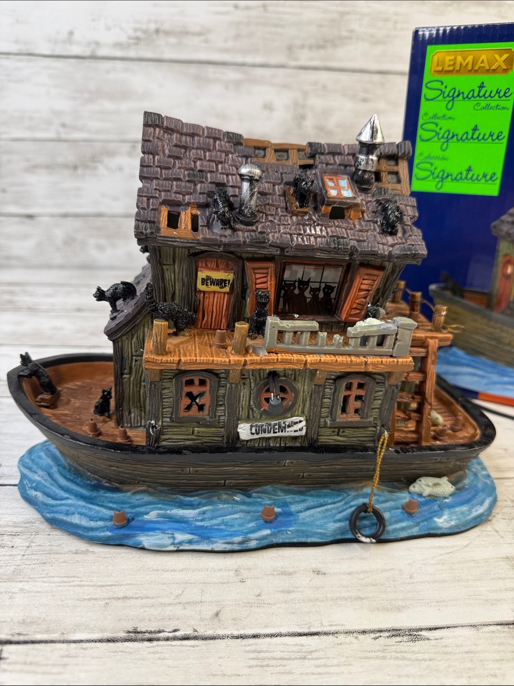 AS IS AS IS Lemax 2014 Signature Collection Haunted Houseboat Figure read detail